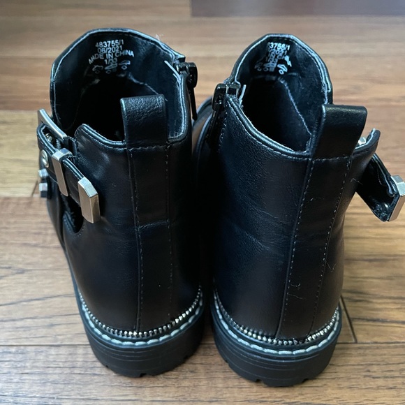 River Island Girls Black Faux Leather Buckle Boots US size 2 NWT - Picture 3 of 6